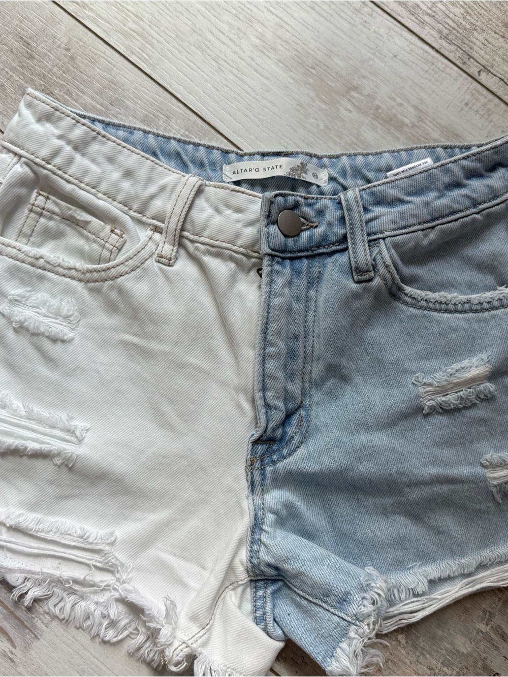 Altar’d State Two Tone Distressed Denim Shorts XS